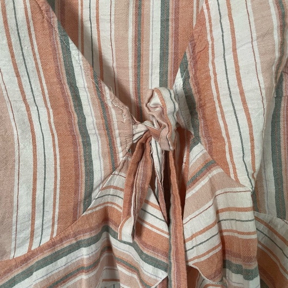 Stripe ruffle tie crop top - size L - Picture 2 of 3